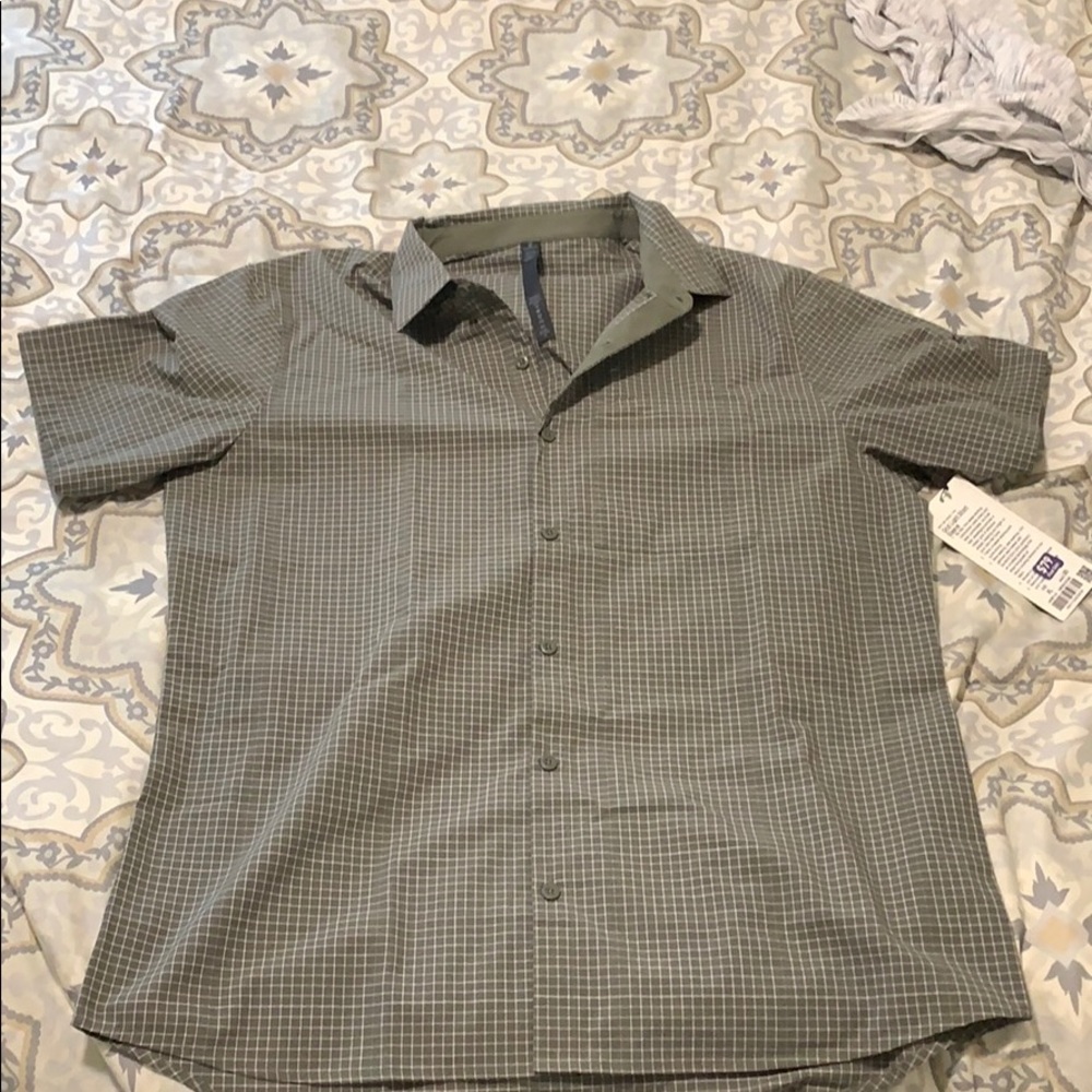 Lululemon Grid Light Short Sleeve Shirt